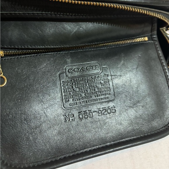 Coach vintage black leather crossbody handbag - Picture 7 of 8